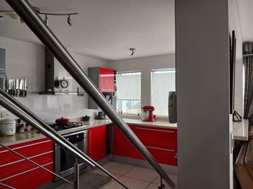 VENTA DE EXCLUSIVO DÚPLEX DE 275 M² EN PASEO DEL BOSQUE, MUY CERCA AL PENTAGONITO – SAN BORJA