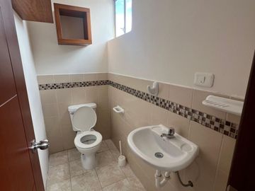 Vendo departamento 77M2, conjunto privado, Conocoto, Valle De Los Chillos