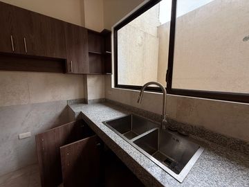 CASA NUEVA 185M2 EN GUAYACANES, PROXIMO AL PARQUE SAMANES