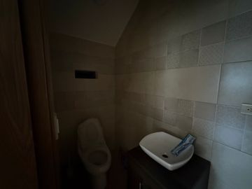CASA NUEVA 185M2 EN GUAYACANES, PROXIMO AL PARQUE SAMANES