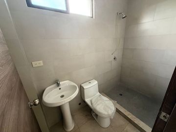 CASA NUEVA 185M2 EN GUAYACANES, PROXIMO AL PARQUE SAMANES