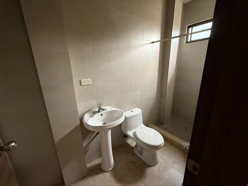 CASA NUEVA 185M2 EN GUAYACANES, PROXIMO AL PARQUE SAMANES