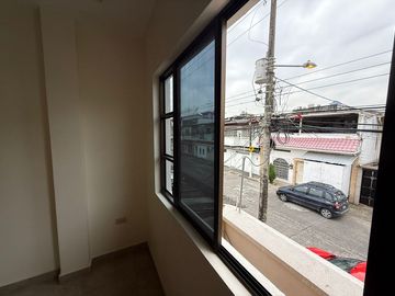 CASA NUEVA 185M2 EN GUAYACANES, PROXIMO AL PARQUE SAMANES