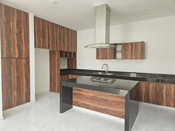 Casa en venta en cholul, Mérida Yucatán con amenidades