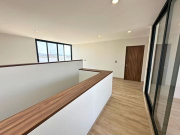 Residencia de lujo en La Vista Residencial, Querétaro. Ubicado frente al centro comercial Paseo Querétaro.