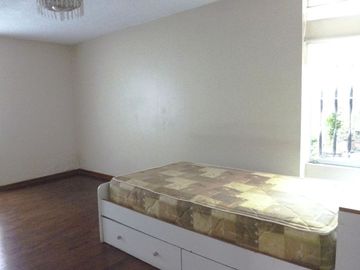 En Venta gran residencia de 378 m2, 8 dormitorios – Magdalena límite con San Isidro.