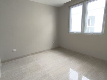 En venta de estreno , tu oportunidad, llama.