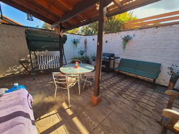¡gran Oportunidad! Hermosa Casa De 2 Pisos En Venta En Macul