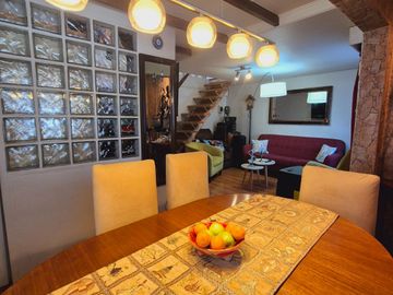 ¡gran Oportunidad! Hermosa Casa De 2 Pisos En Venta En Macul
