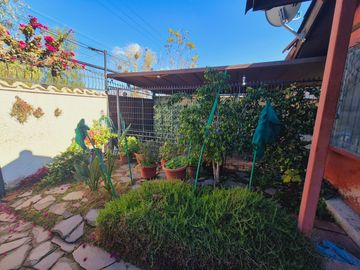 ¡gran Oportunidad! Hermosa Casa De 2 Pisos En Venta En Macul