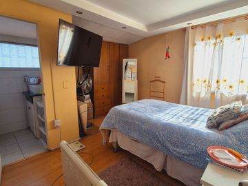 ¡gran Oportunidad! Hermosa Casa De 2 Pisos En Venta En Macul