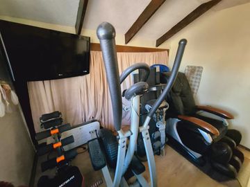 ¡gran Oportunidad! Hermosa Casa De 2 Pisos En Venta En Macul
