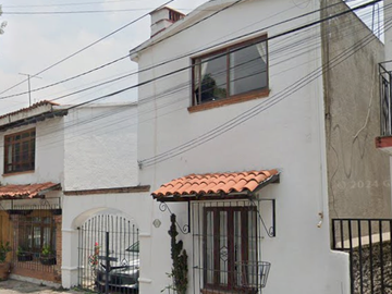 ¡Bonita casa! Adquiere esta propiedad por un costo menor