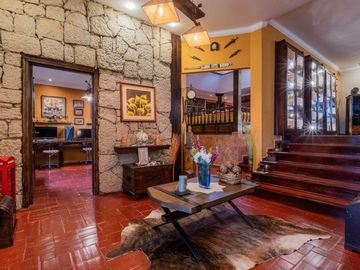 Lujosa villa en venta con 2.875m2T sector Santa María de Sayausí