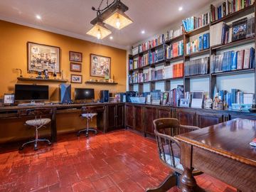 Lujosa villa en venta con 2.875m2T sector Santa María de Sayausí