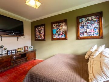 Lujosa villa en venta con 2.875m2T sector Santa María de Sayausí