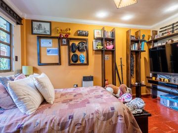 Lujosa villa en venta con 2.875m2T sector Santa María de Sayausí