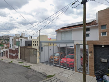 Invierte en una linda propiedad ¡Bonita casa en Ciudad Brisa!
