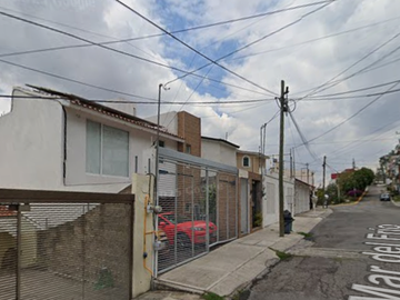 Invierte en una linda propiedad ¡Bonita casa en Ciudad Brisa!