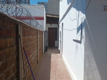 Casa en Lope de Ulloa. Habitacional-Comercial. 6D/3B/1B/2E.