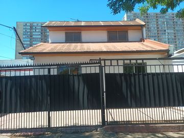 Casa en Lope de Ulloa. Habitacional-Comercial. 6D/3B/1B/2E.