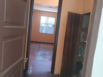 Casa en Lope de Ulloa. Habitacional-Comercial. 6D/3B/1B/2E.