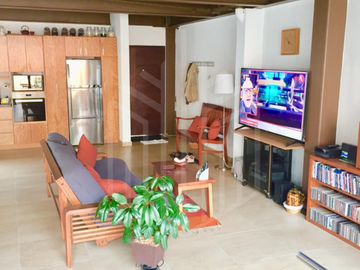 HERMOSA CASA EN CHILUCA.