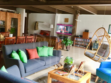HERMOSA CASA EN CHILUCA.