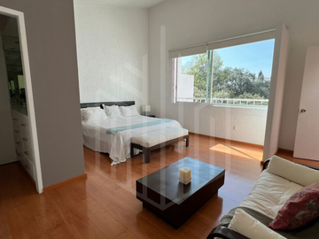 HERMOSA CASA CON JARDÍN DE ENSUEÑO EN VENTA EN CHILUCA.