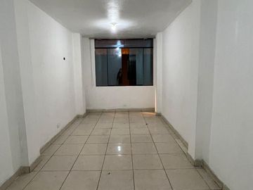 REMATO CASA DE 3 PISOS
