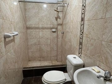 REMATO CASA DE 3 PISOS