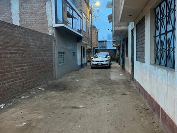 REMATO CASA DE 3 PISOS