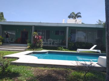 VENTA DE CASA EN UN NIVEL EN VISTA HERMOSA 