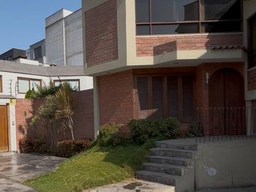 Venta de Casa dentro de condominio en Chacarilla
