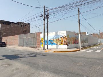 TERRENO-ESQUINA 1,427m2 - LOS CIRUELOS - S.J.L.
