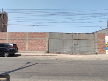 TERRENO-ESQUINA 1,427m2 - LOS CIRUELOS - S.J.L.