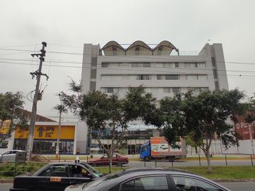 TERRENO-ESQUINA 1,427m2 - LOS CIRUELOS - S.J.L.