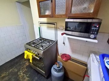 LINCE - Departamento 1er. Piso en zona comercial de 2 Dorm + Cocina Separada + Patio