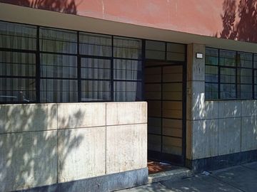 LINCE - Departamento 1er. Piso en zona comercial de 2 Dorm + Cocina Separada + Patio