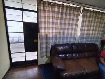 LINCE - Departamento 1er. Piso en zona comercial de 2 Dorm + Cocina Separada + Patio