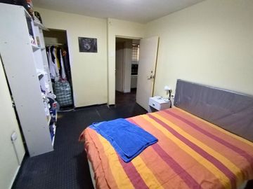 LINCE - Departamento 1er. Piso en zona comercial de 2 Dorm + Cocina Separada + Patio