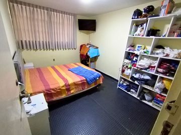 LINCE - Departamento 1er. Piso en zona comercial de 2 Dorm + Cocina Separada + Patio