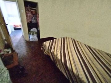 LINCE - Departamento 1er. Piso en zona comercial de 2 Dorm + Cocina Separada + Patio