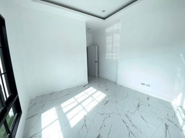 Premium single house, English style, Sanpiti Laem Chabang project, Chonburi