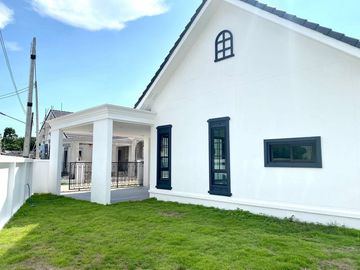 Premium single house, English style, Sanpiti Laem Chabang project, Chonburi