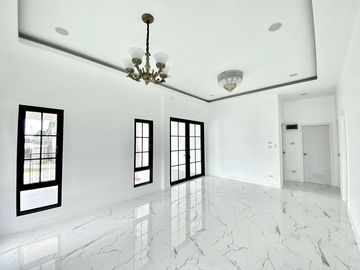 Premium single house, English style, Sanpiti Laem Chabang project, Chonburi