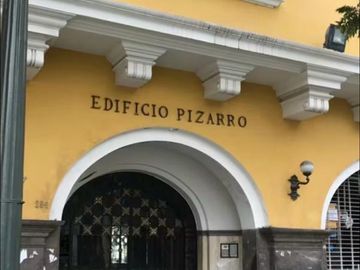 Lindo departamento con excelente vista ala plaza mayor de lima en edificio Pizarro