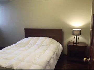 Lindo departamento con excelente vista ala plaza mayor de lima en edificio Pizarro
