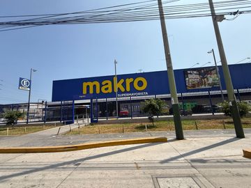 CASA EN VENTA AL COSTADO DE MAKRO CHORRILLOS 220 M2 EN ESQUINA