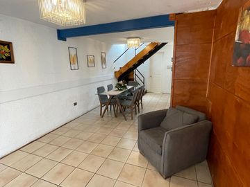 VENTA Amplia Casa en Av. Guillermo Ulriksen/Colegio Trinity, LA SERENA